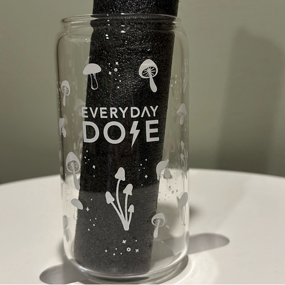 Everyday Dose Mushroom Glass New in Box - Picture 3 of 5